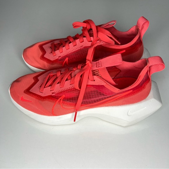 Laser Crimson Vista Lite Sneaker Nike Women's Vista Lite Running